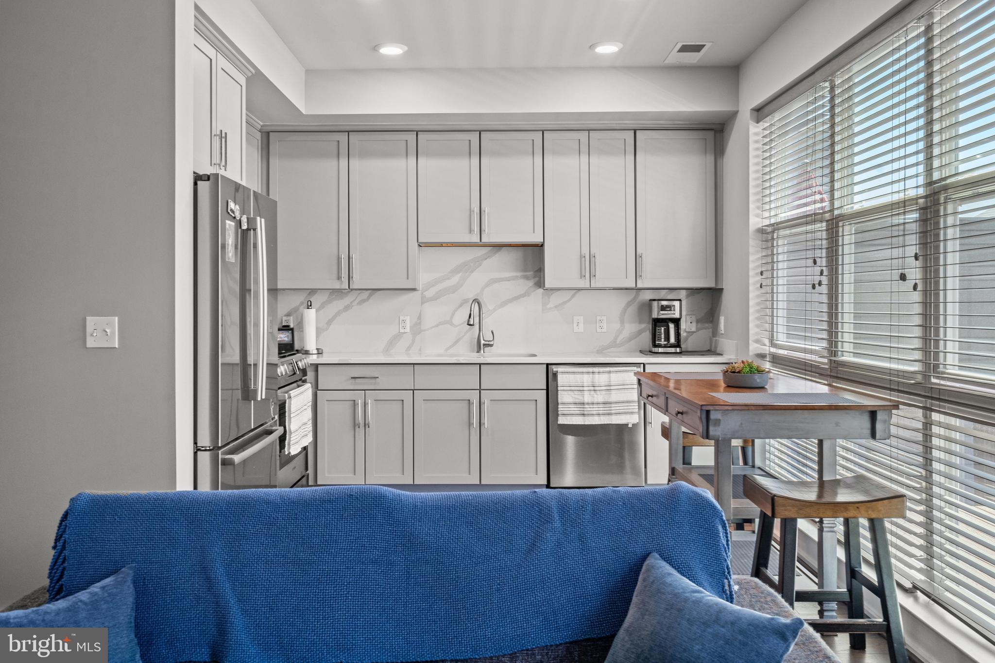 1800 MOUNT VERNON AVENUE 203