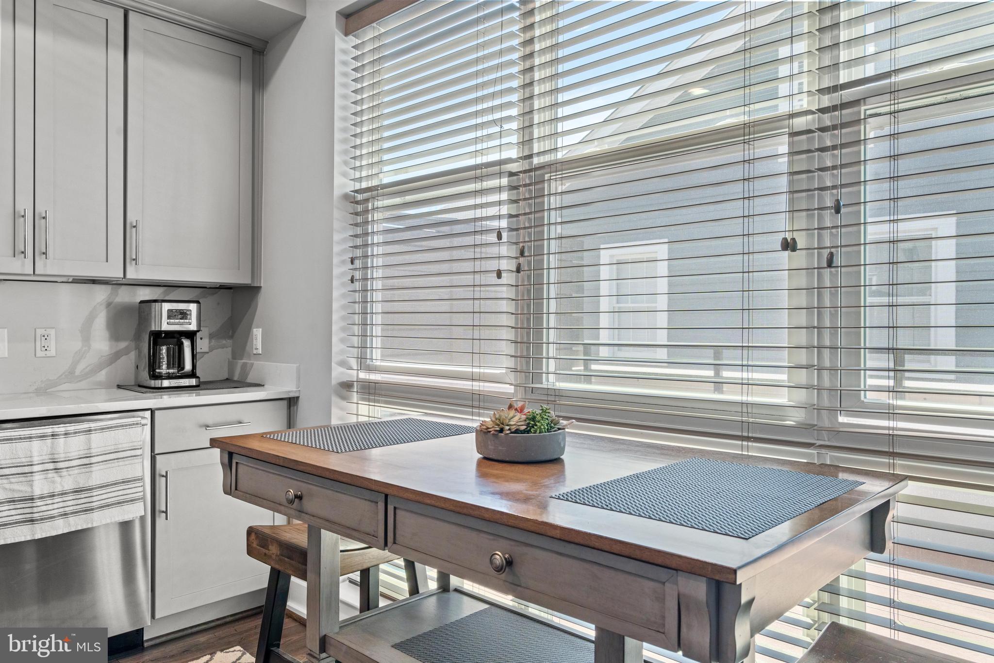 1800 MOUNT VERNON AVENUE 203