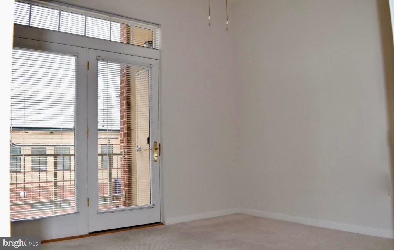 309 HOLLAND LANE 111