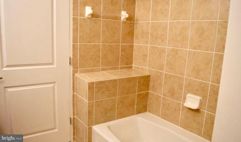 309 HOLLAND LANE 111