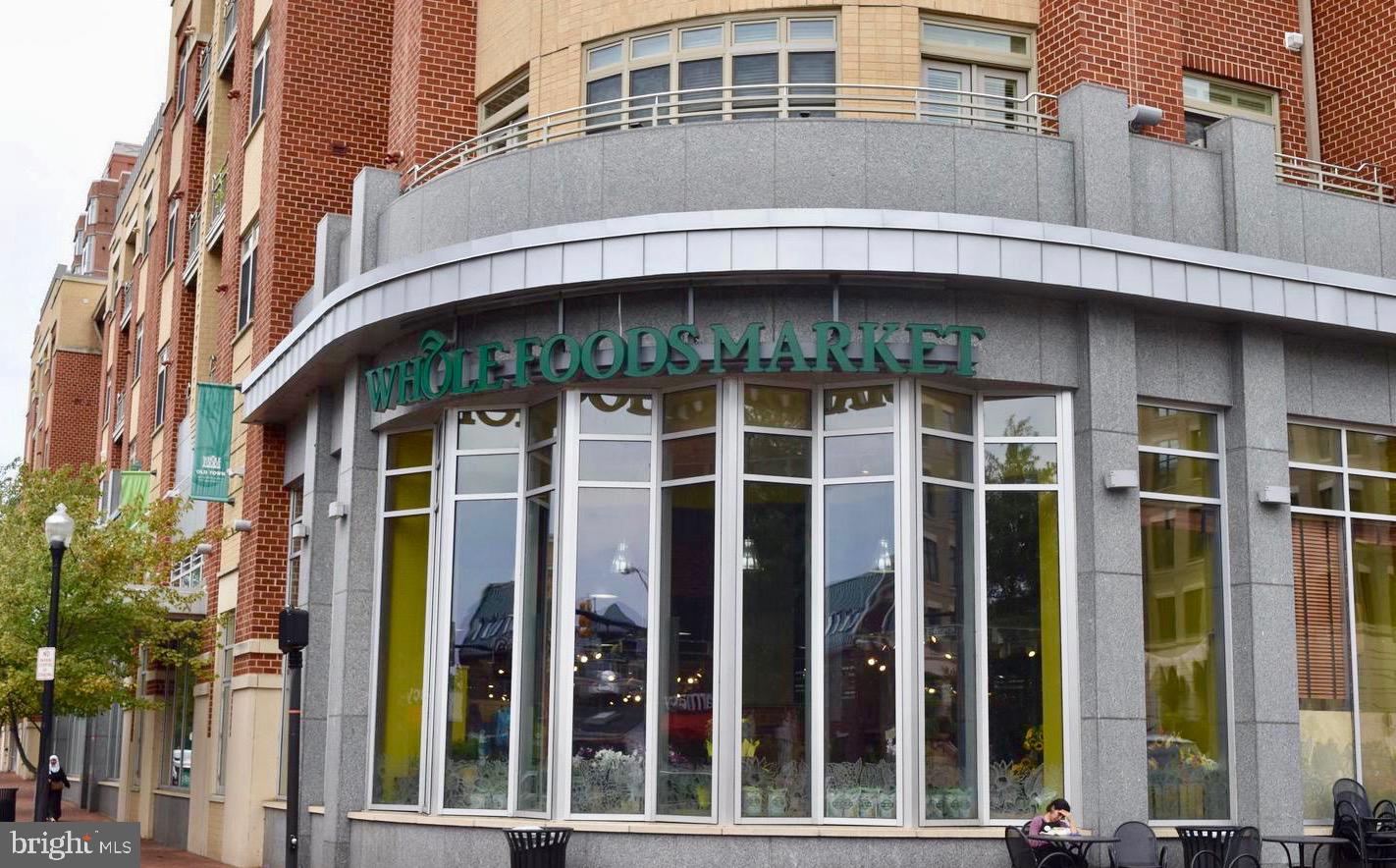 309 HOLLAND LANE 111