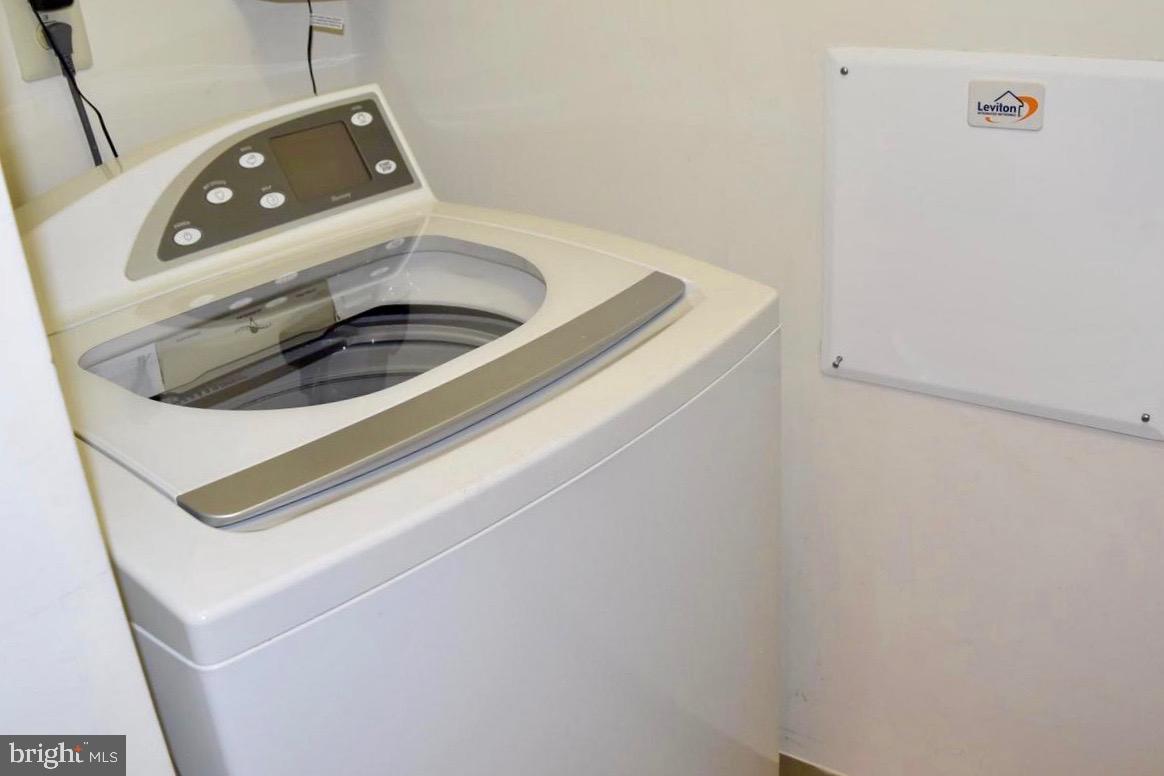 309 HOLLAND LANE 111