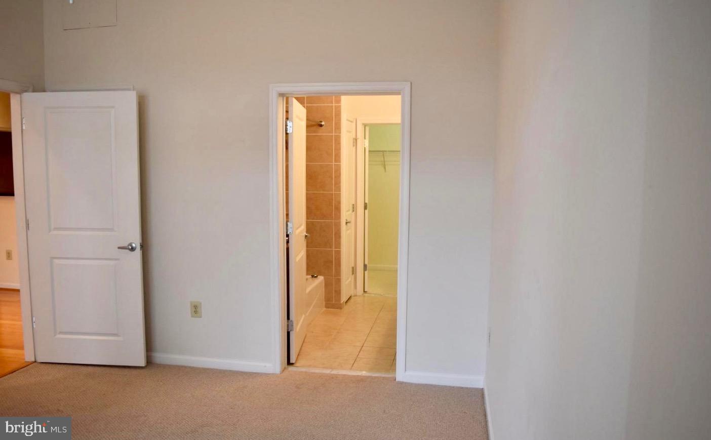 309 HOLLAND LANE 111