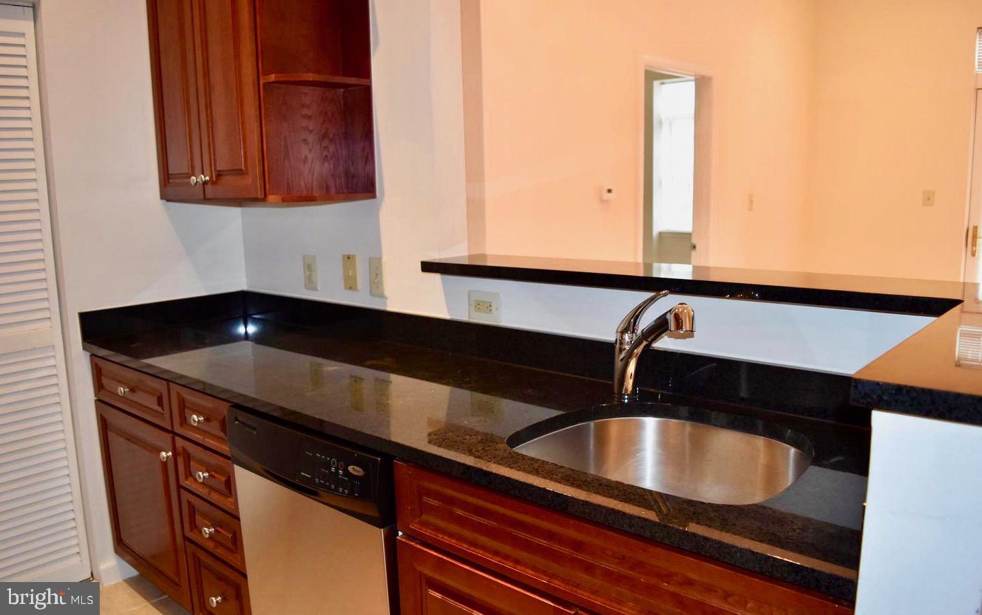 309 HOLLAND LANE 111