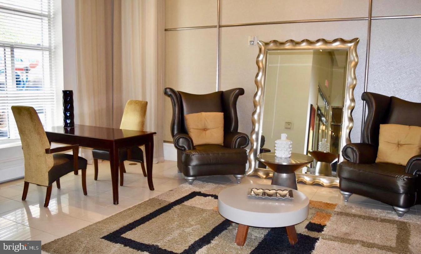 309 HOLLAND LANE 111