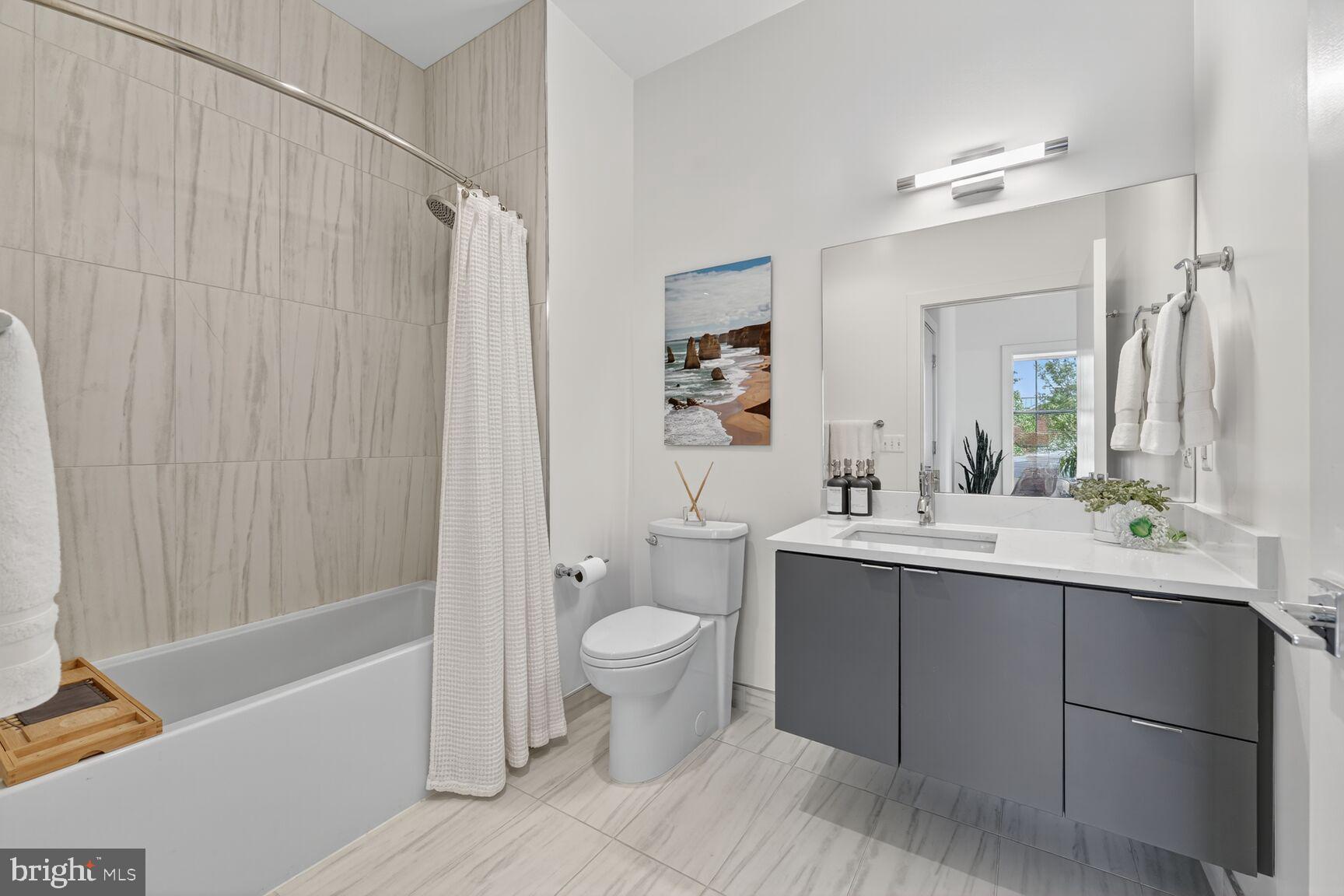 1312 KING STREET 210