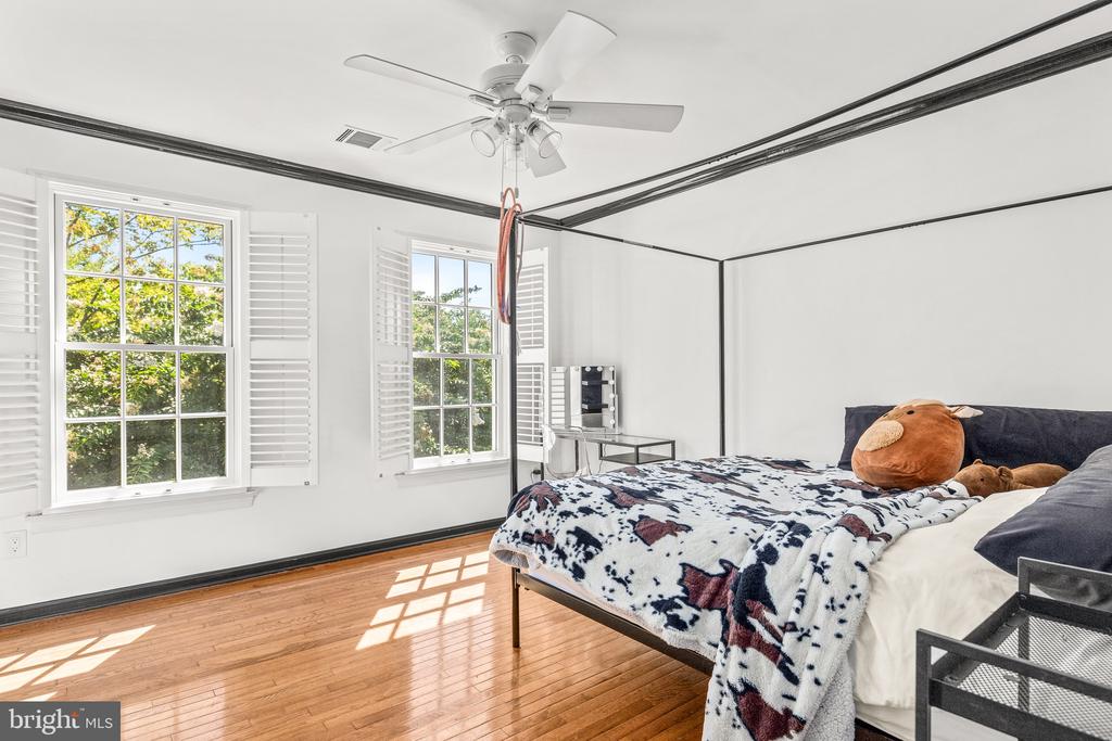 1263 DARTMOUTH COURT