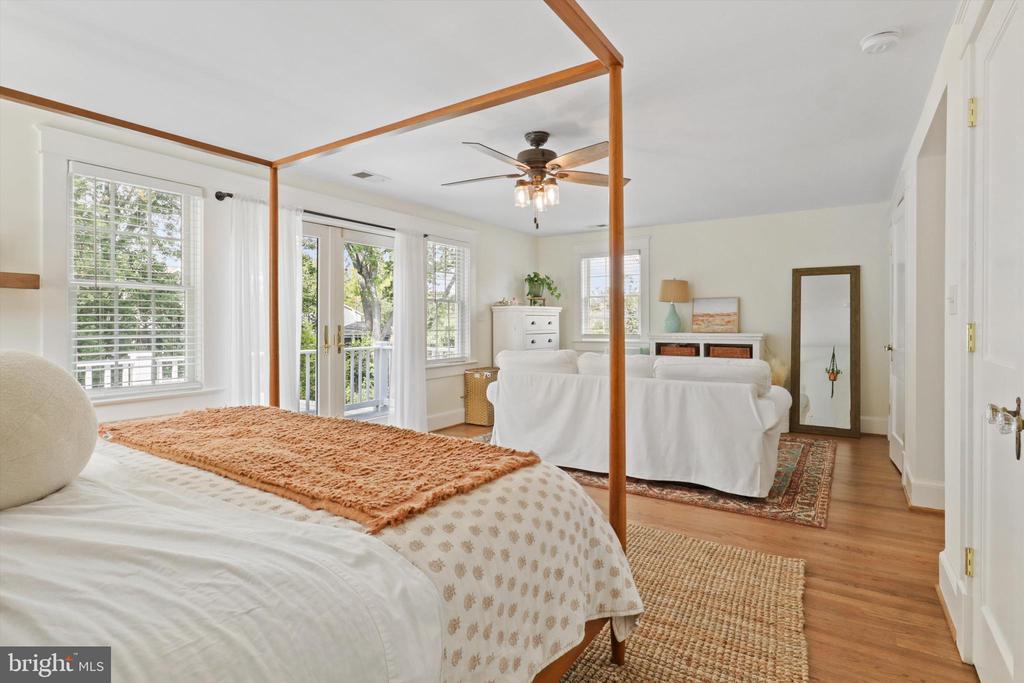 20 SUNSET DRIVE
