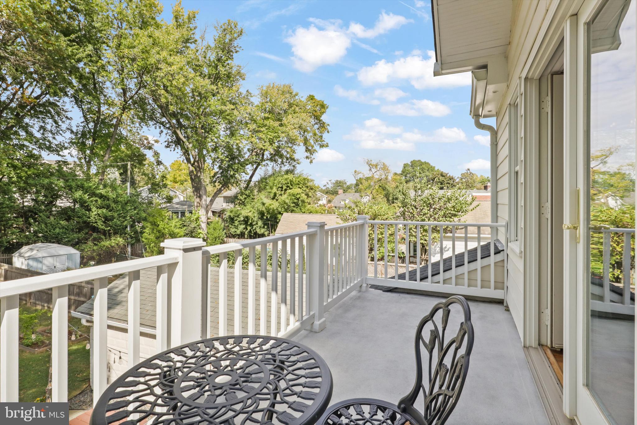 20 SUNSET DRIVE