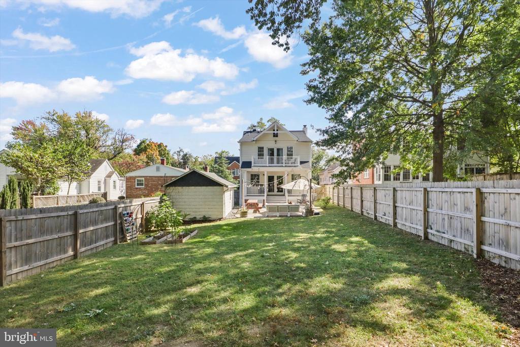 20 SUNSET DRIVE