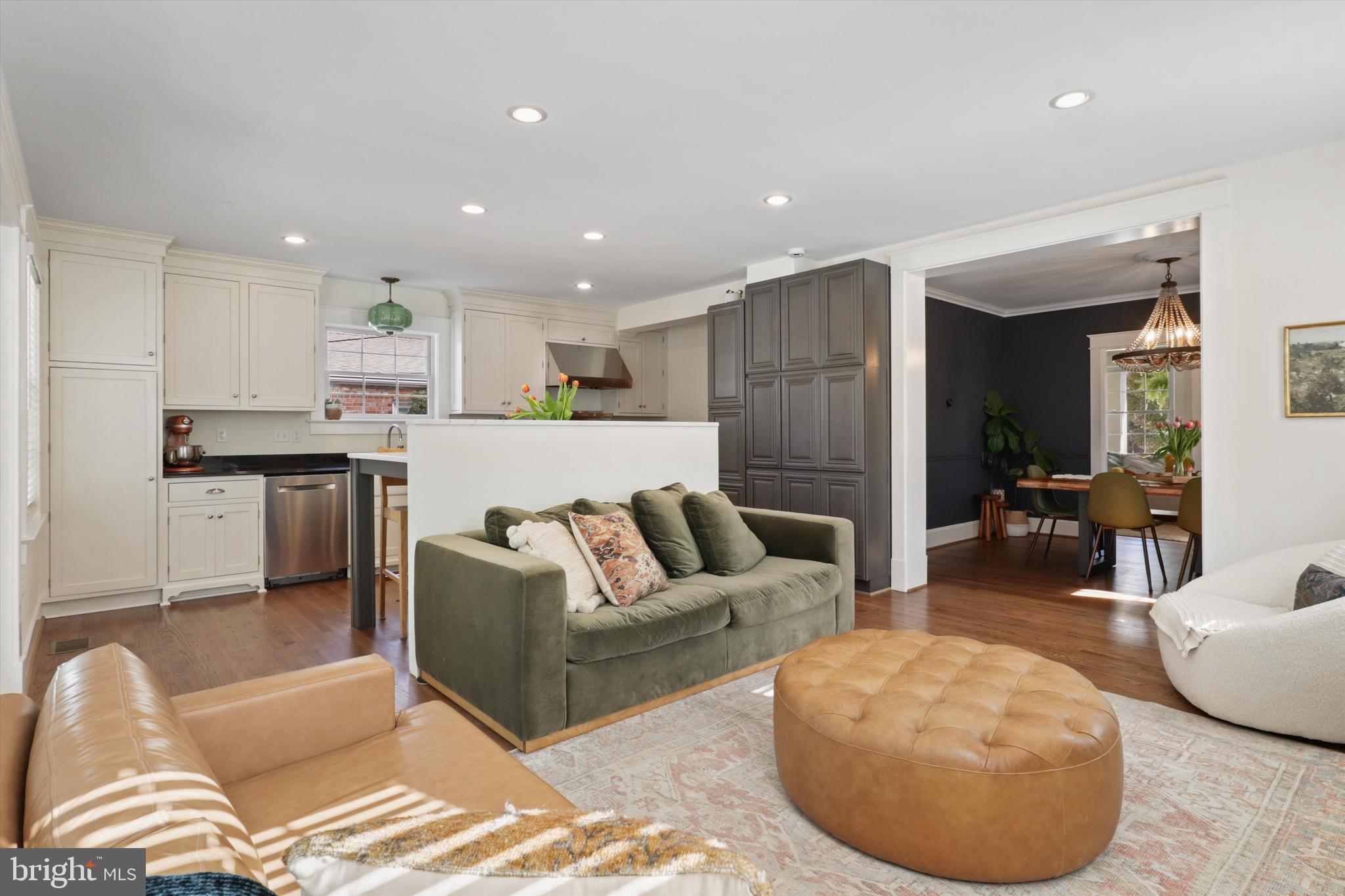 20 SUNSET DRIVE