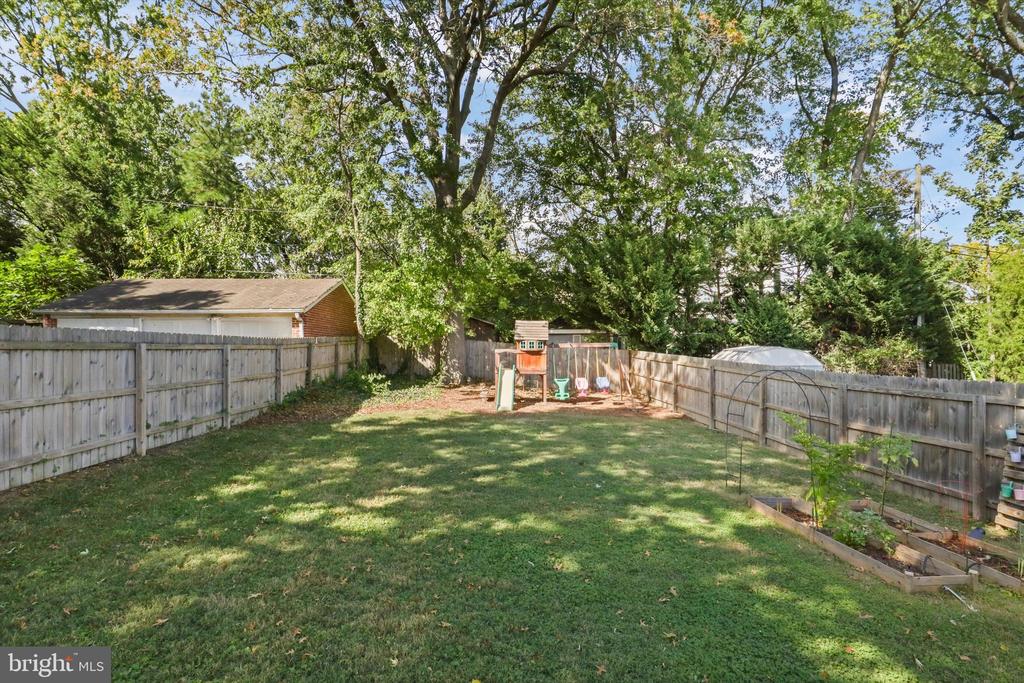 20 SUNSET DRIVE