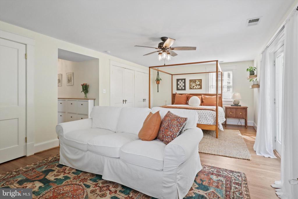 20 SUNSET DRIVE