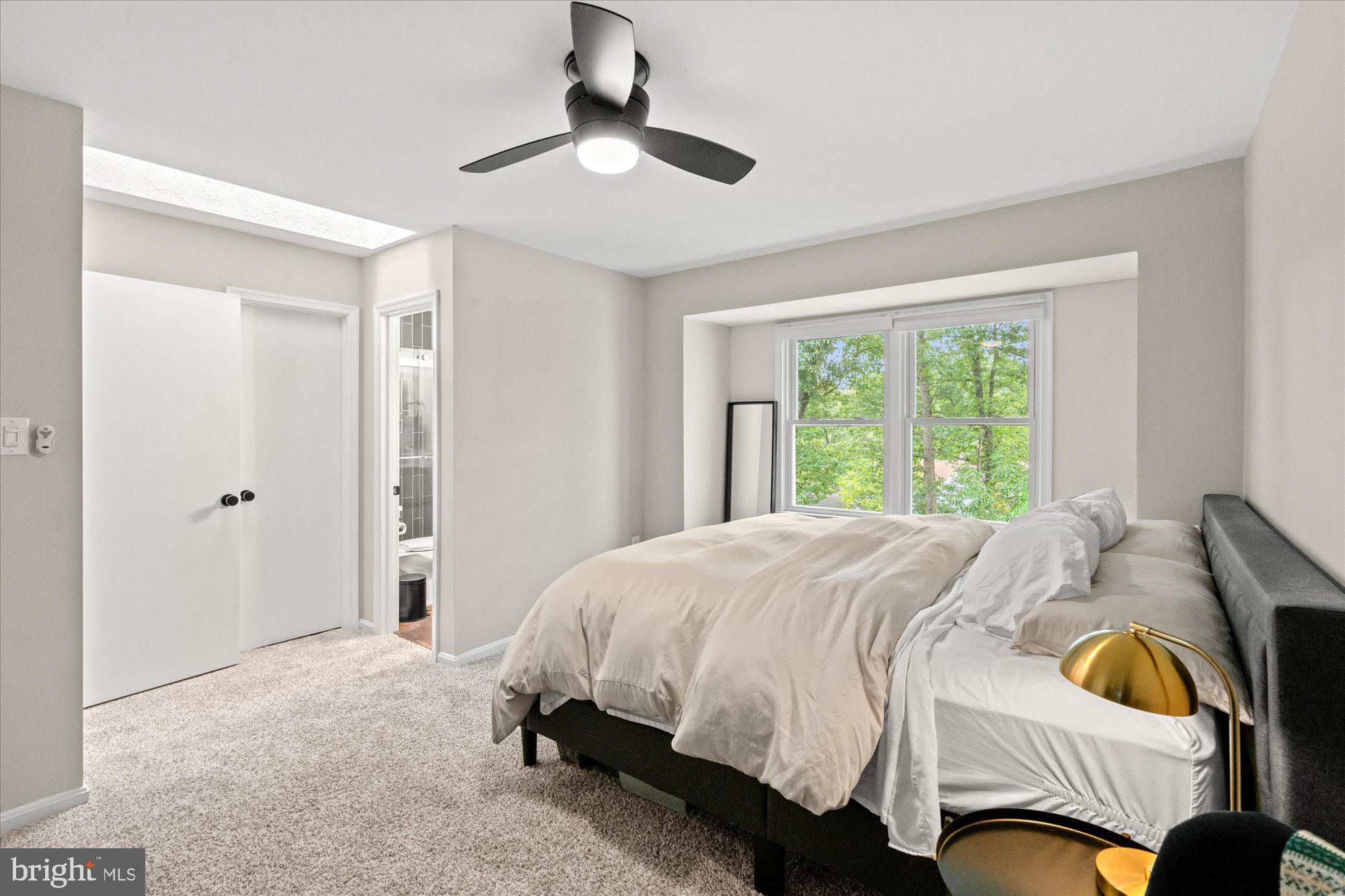 32 CARRIAGE HOUSE CIRCLE