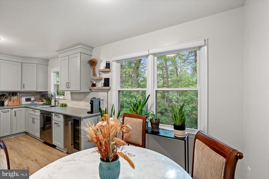 32 CARRIAGE HOUSE CIRCLE
