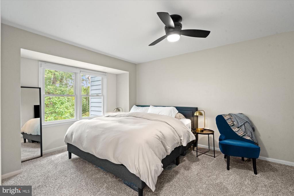 32 CARRIAGE HOUSE CIRCLE