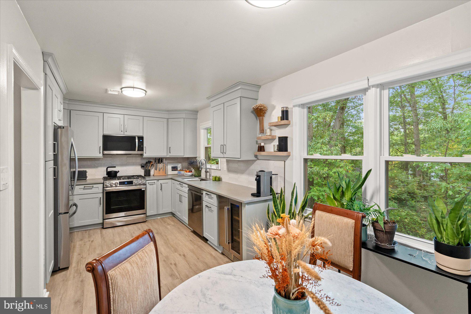 32 CARRIAGE HOUSE CIRCLE