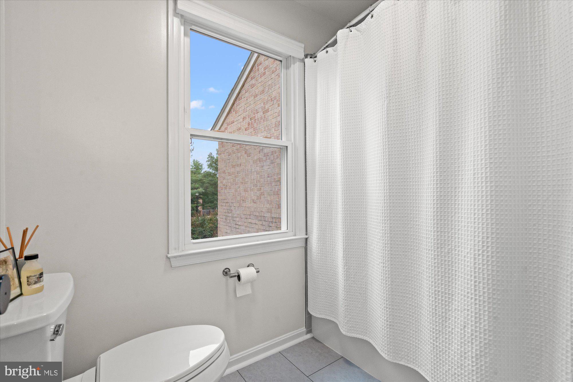 32 CARRIAGE HOUSE CIRCLE