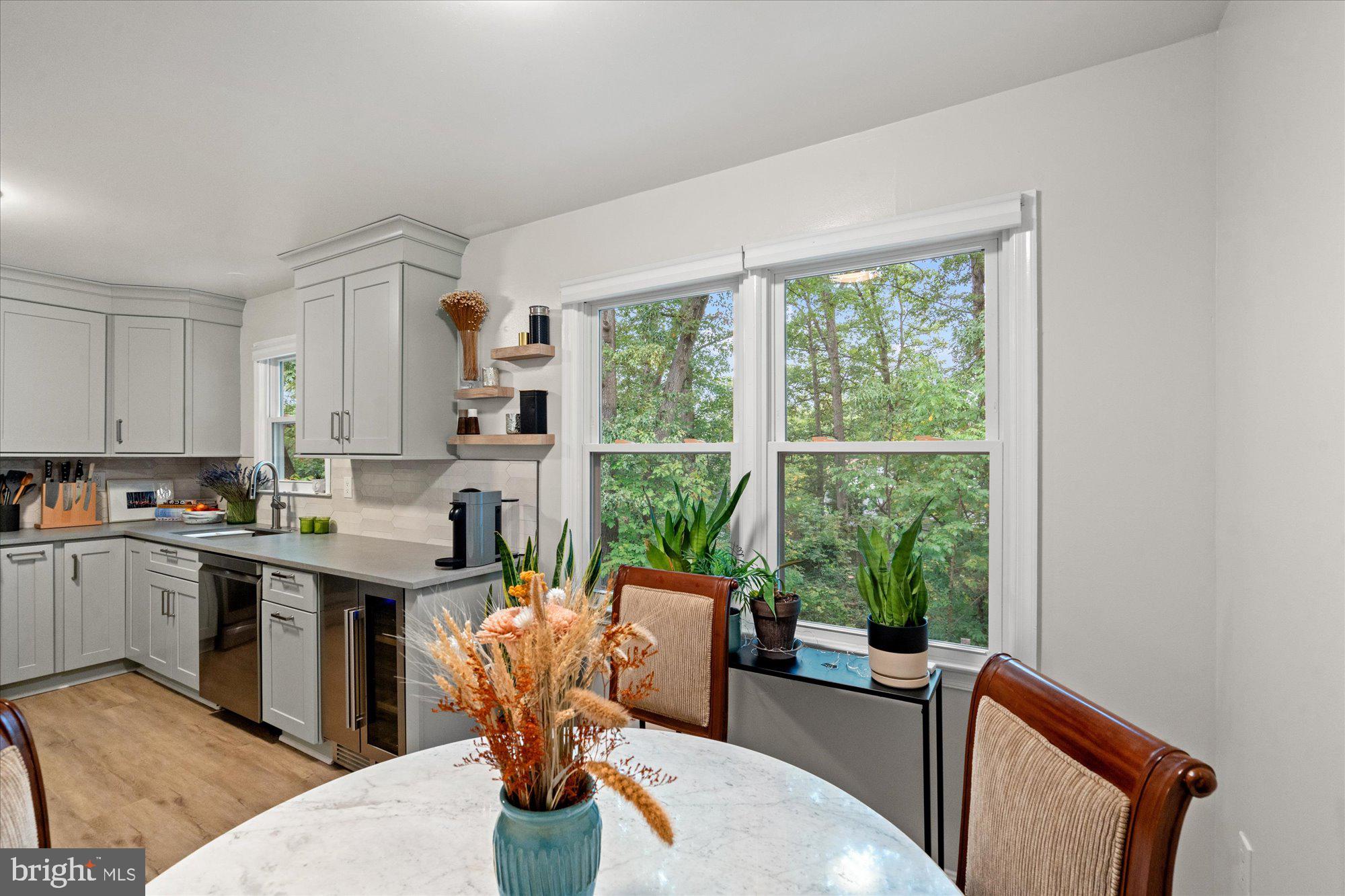 32 CARRIAGE HOUSE CIRCLE