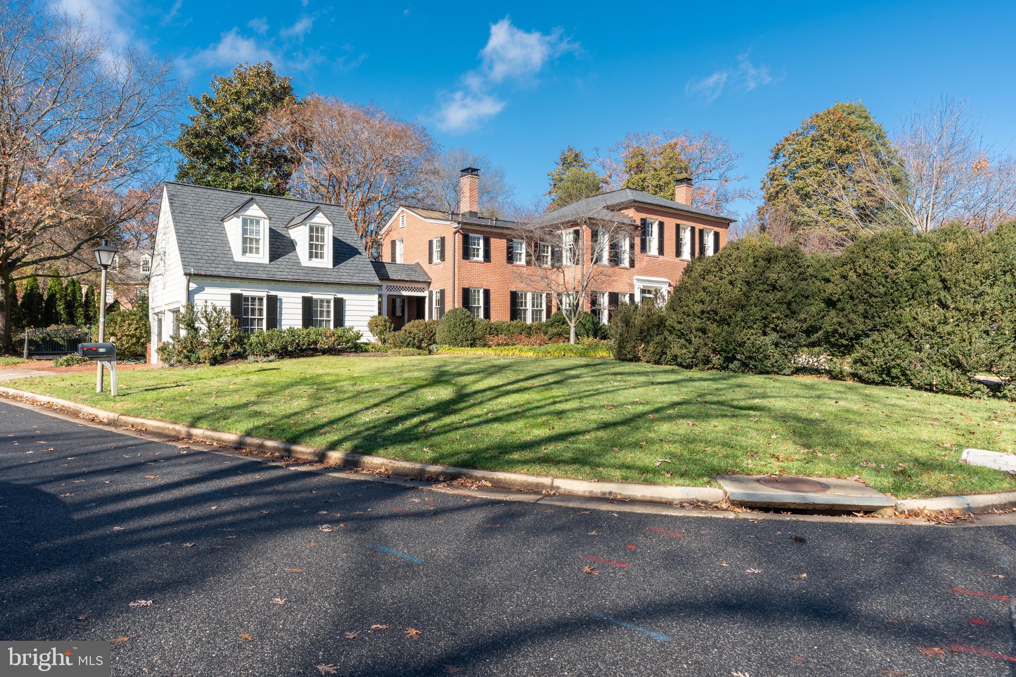 616 FORT WILLIAMS PARKWAY