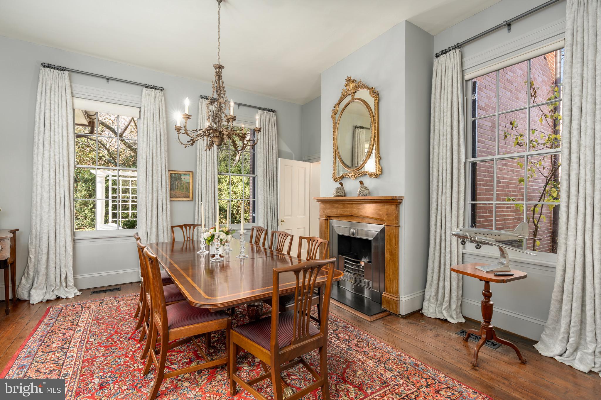 616 FORT WILLIAMS PARKWAY