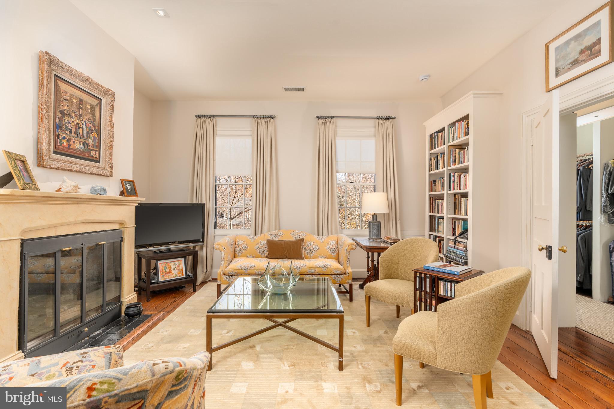 616 FORT WILLIAMS PARKWAY