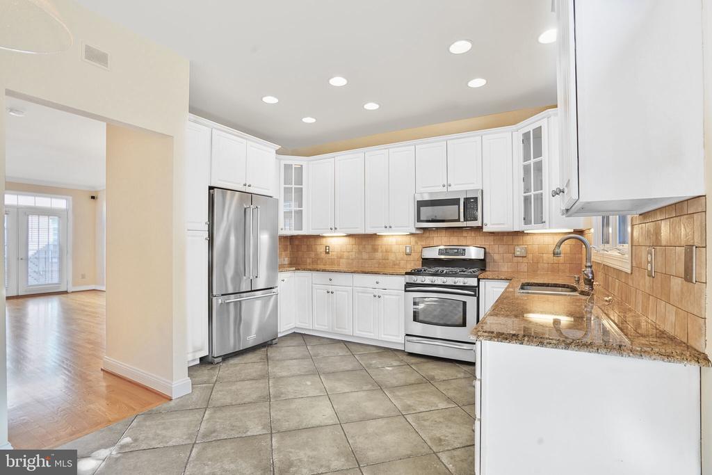 811 WATER PLACE
