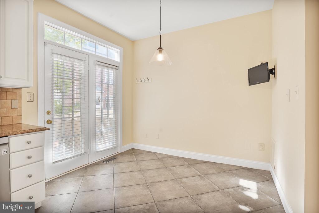 811 WATER PLACE