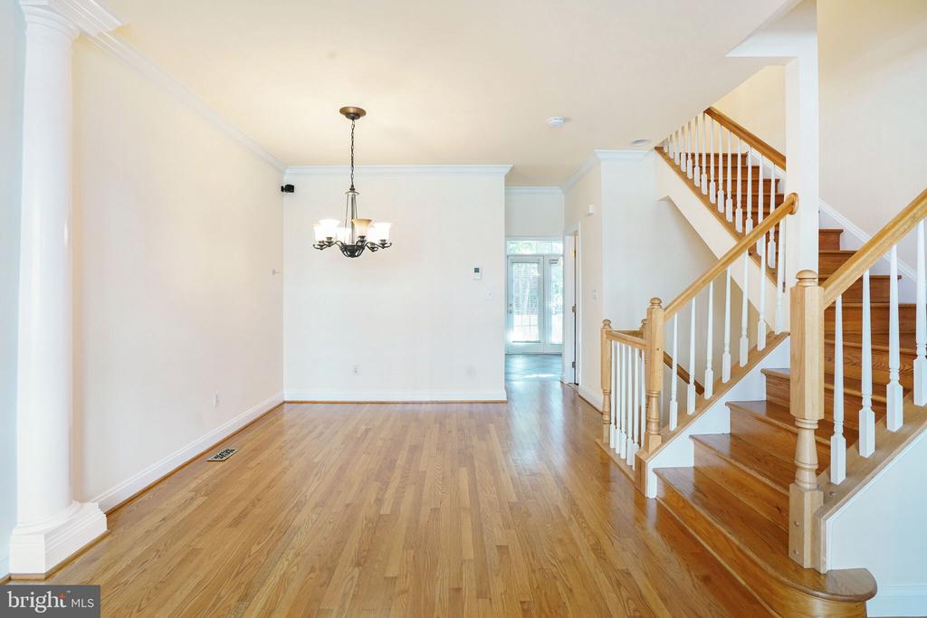 811 WATER PLACE