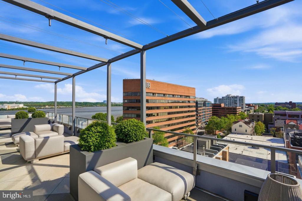 1201 N ROYAL STREET Unit: 206