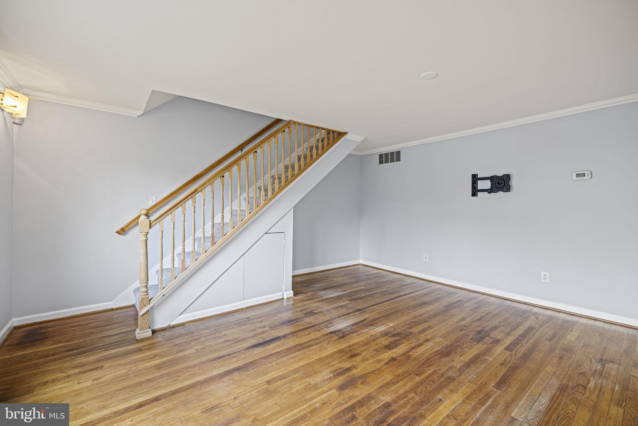 10607 MAPLE STREET