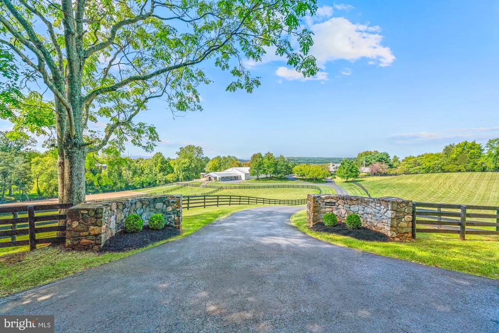 8520 CANNONBALL GATE ROAD