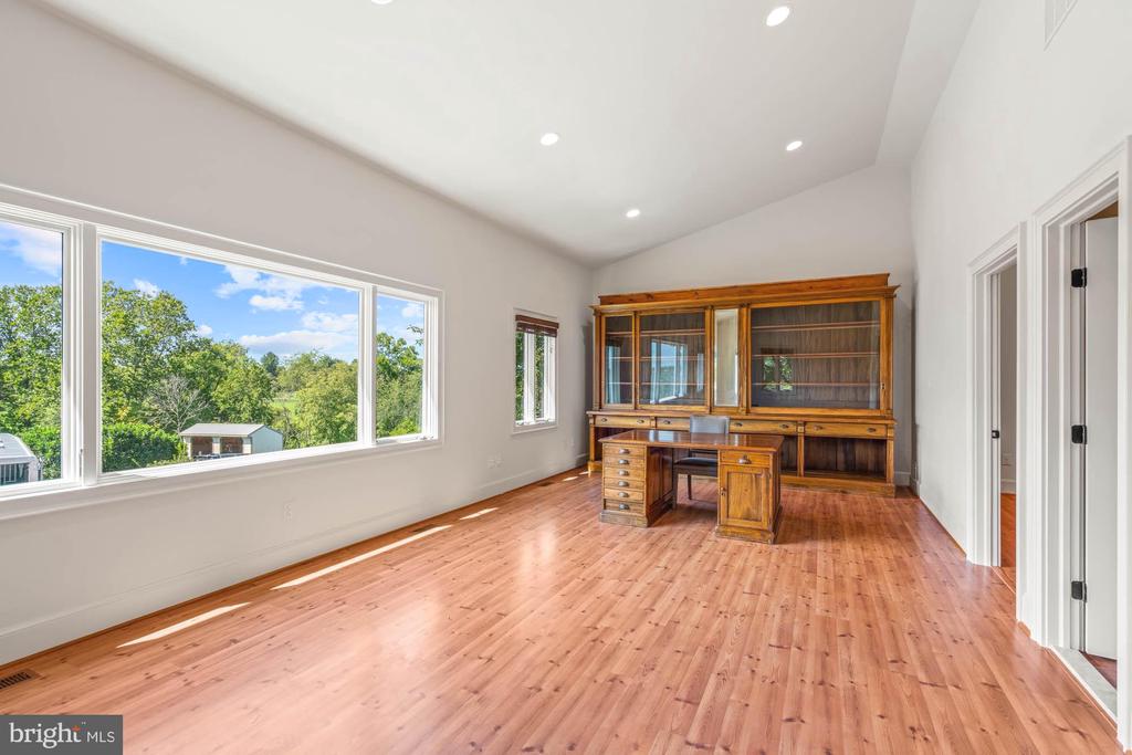 8520 CANNONBALL GATE ROAD