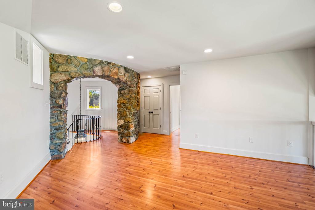 8520 CANNONBALL GATE ROAD