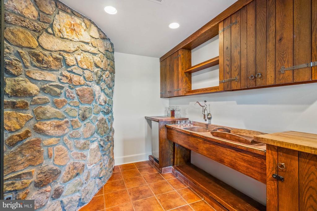 8520 CANNONBALL GATE ROAD