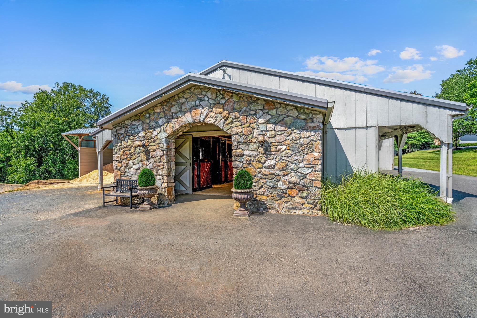 8520 CANNONBALL GATE ROAD