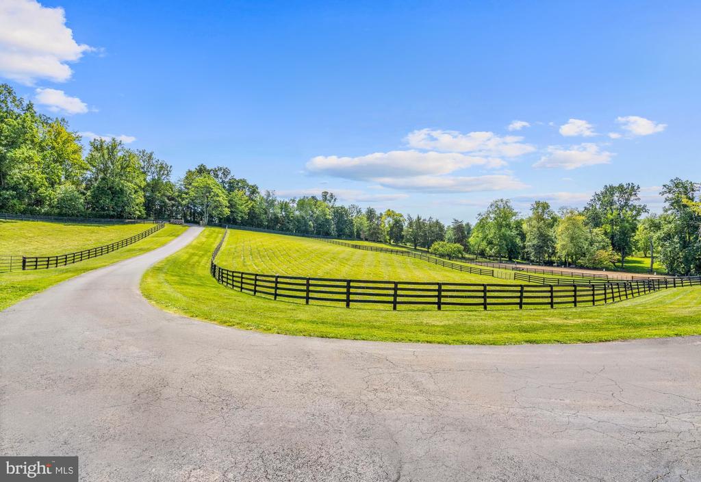 8520 CANNONBALL GATE ROAD
