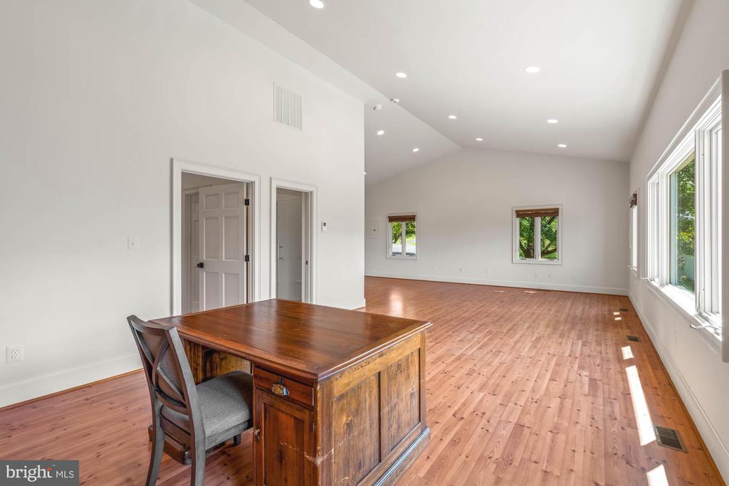 8520 CANNONBALL GATE ROAD