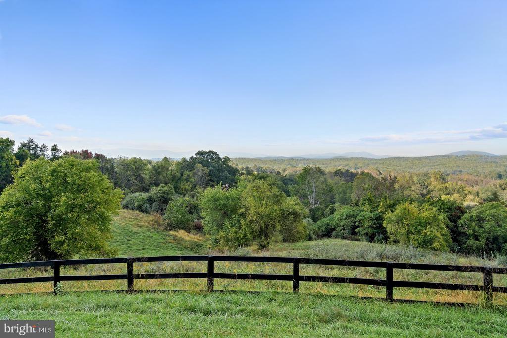 8520 CANNONBALL GATE ROAD