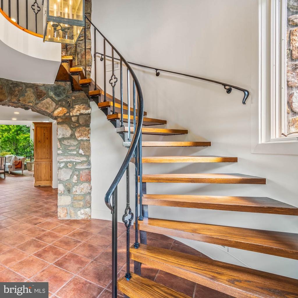 8520 CANNONBALL GATE ROAD