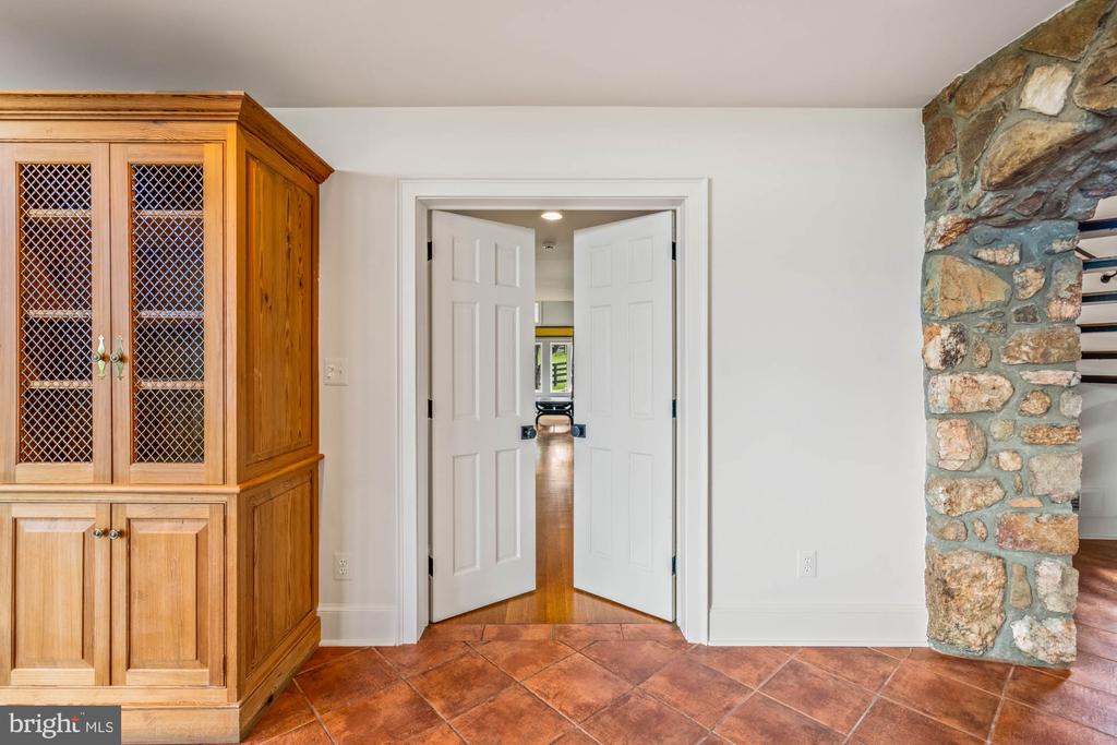 8520 CANNONBALL GATE ROAD