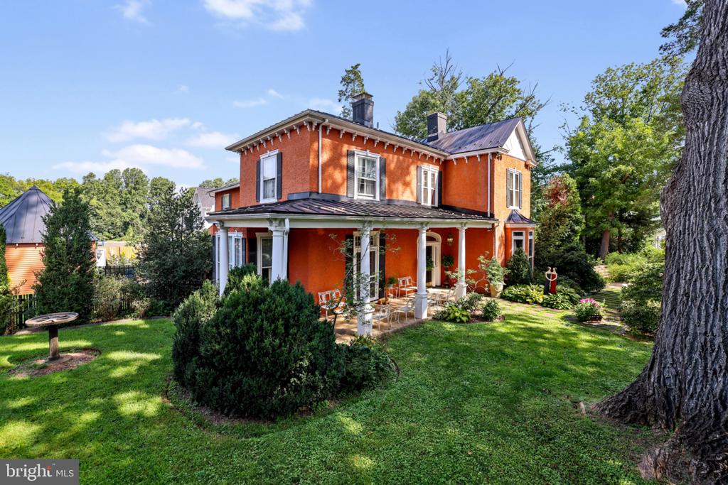 330 ALEXANDRIA PIKE
