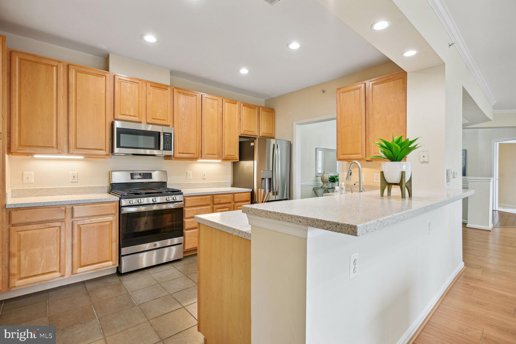 2931 DEER HOLLOW WAY 405/406