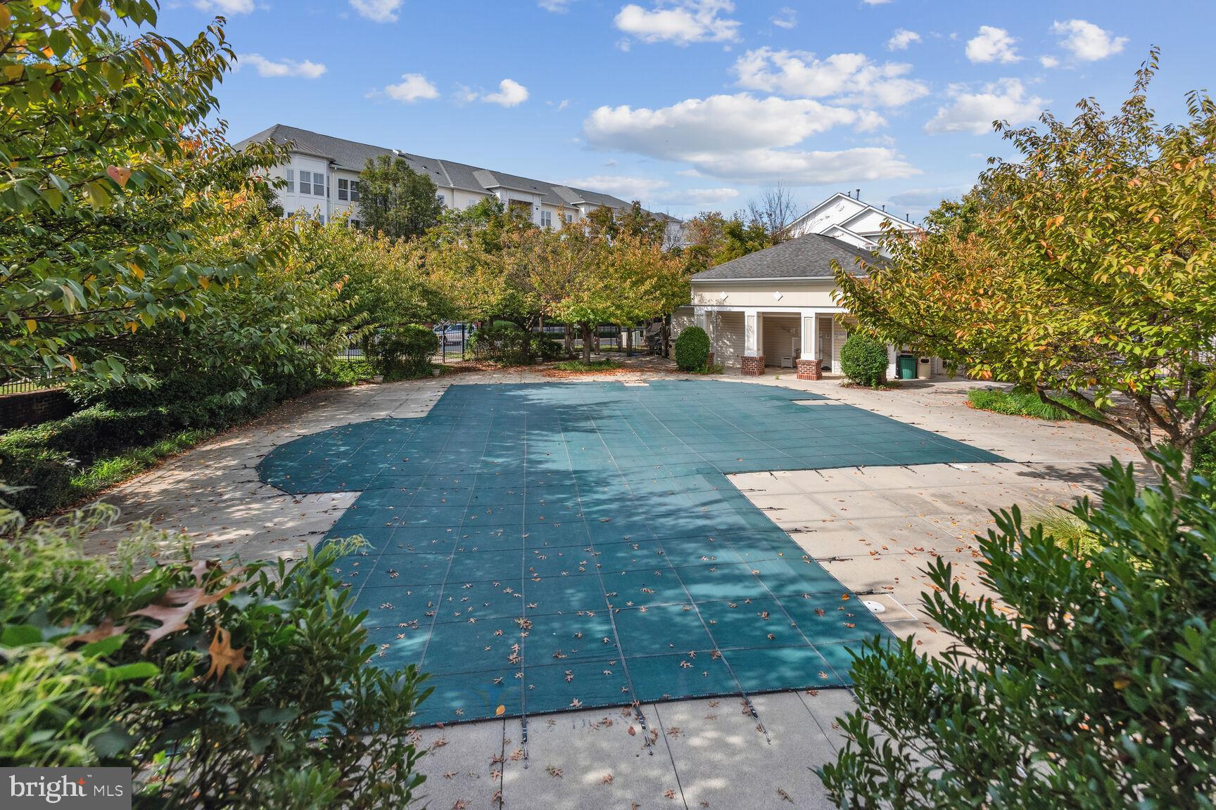 2931 DEER HOLLOW WAY 405/406