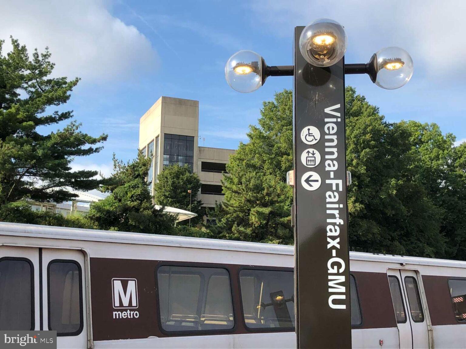 2931 DEER HOLLOW WAY 405/406