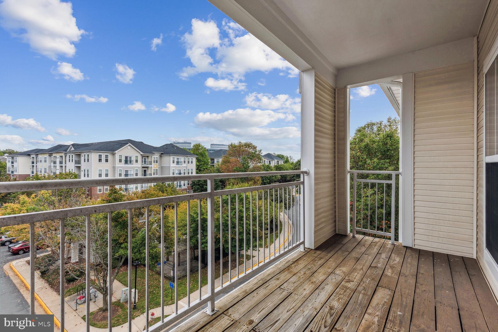 2931 DEER HOLLOW WAY 405/406