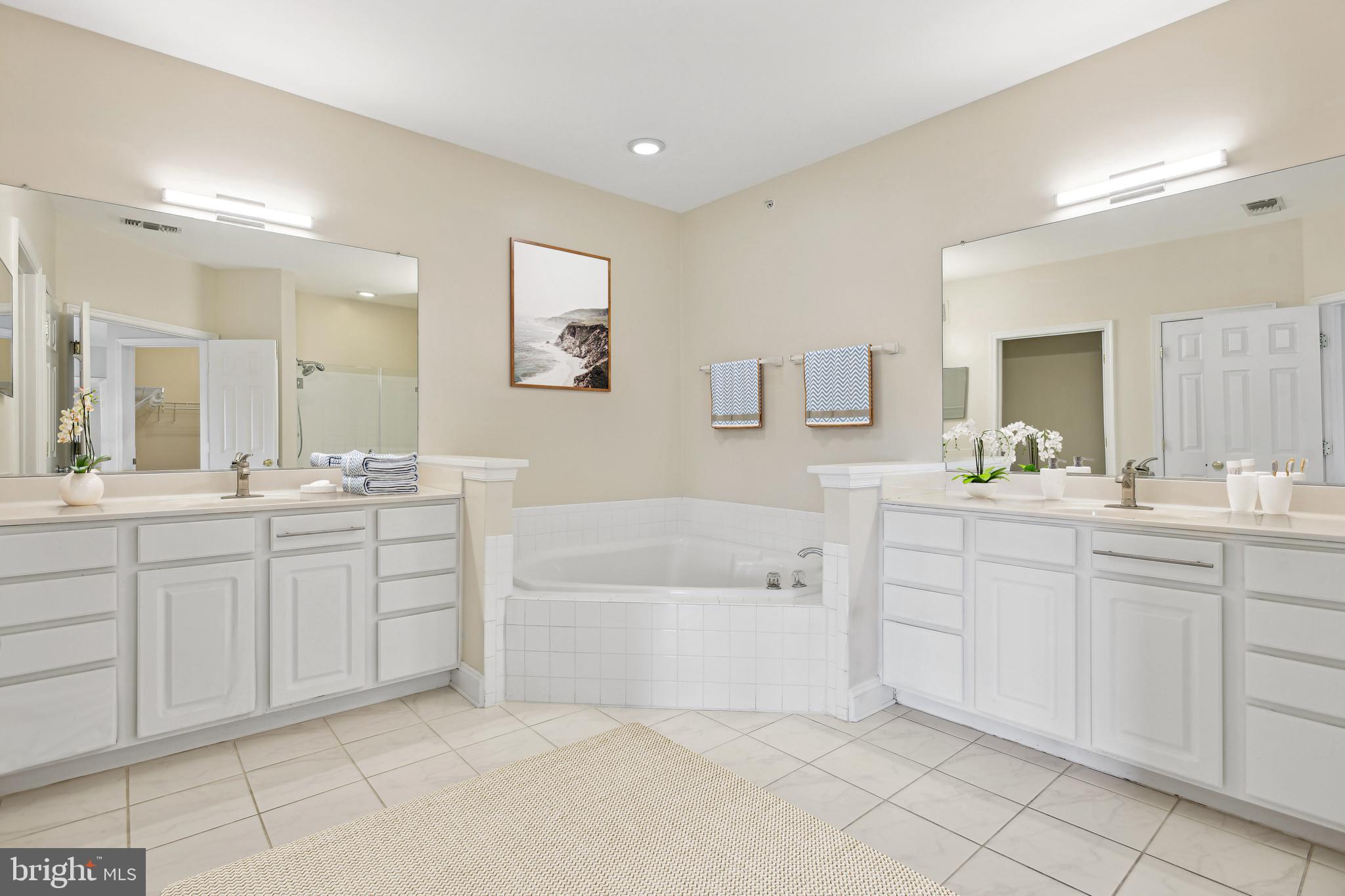 2931 DEER HOLLOW WAY 405/406