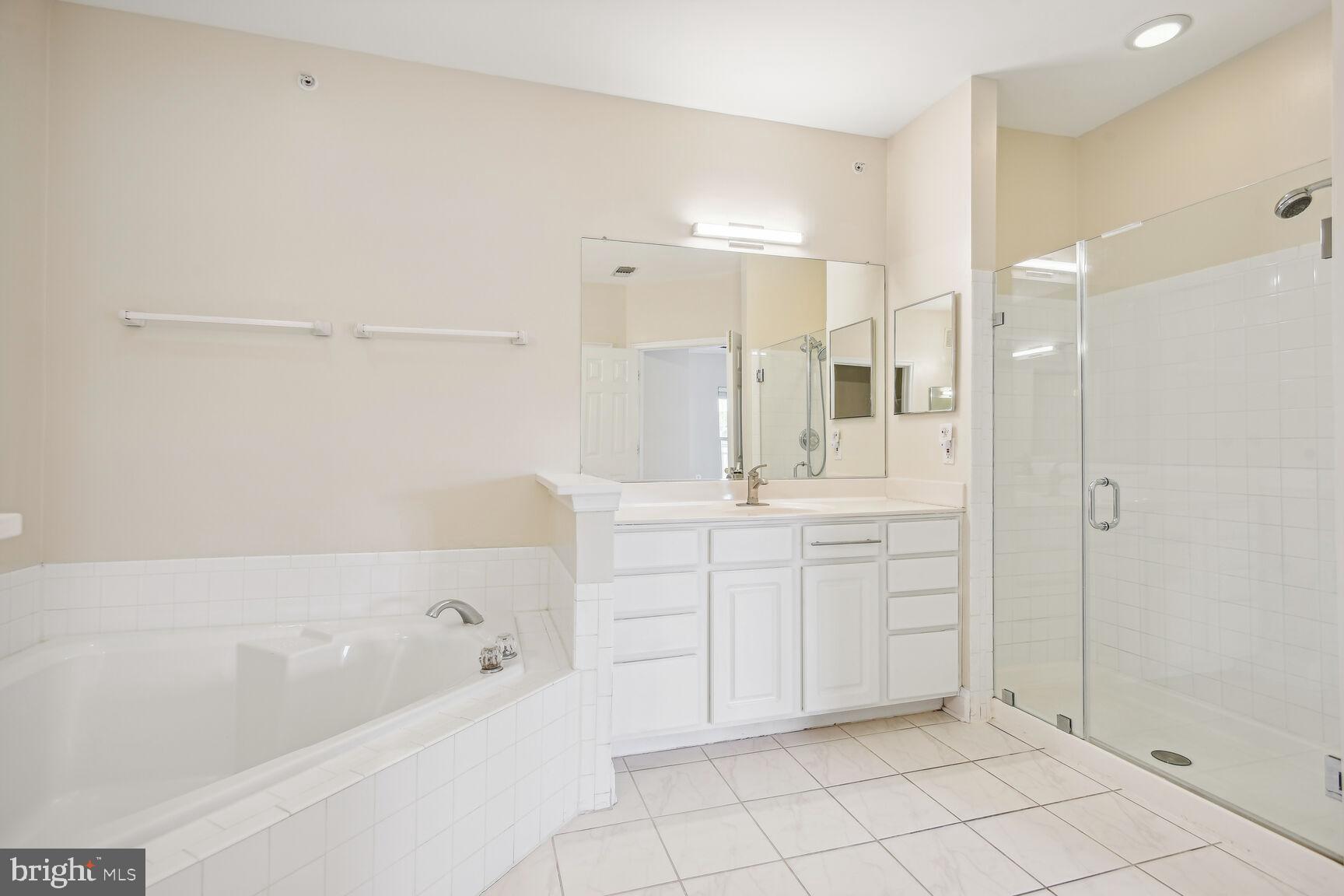 2931 DEER HOLLOW WAY 405/406