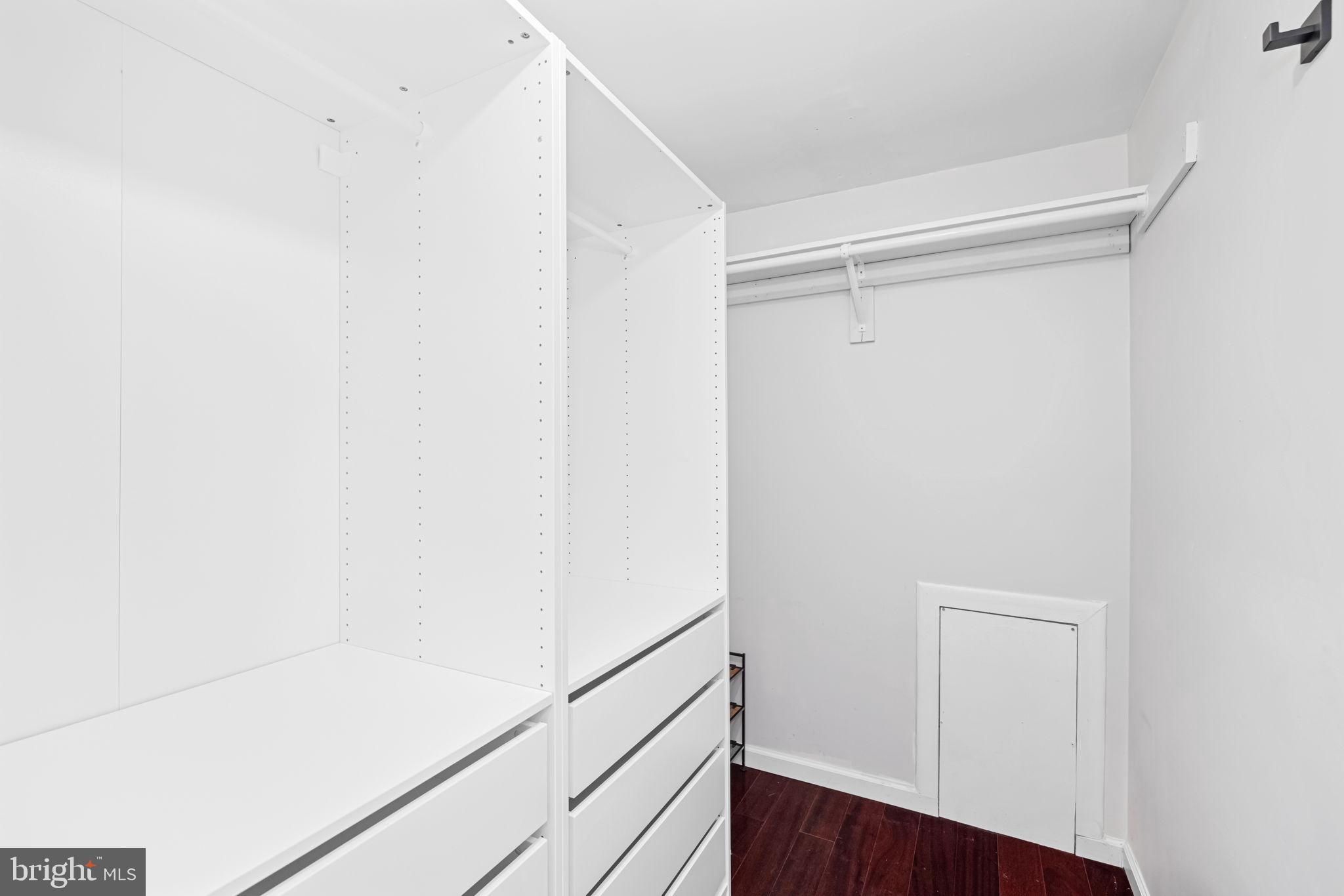 7945 FREEHOLLOW DRIVE