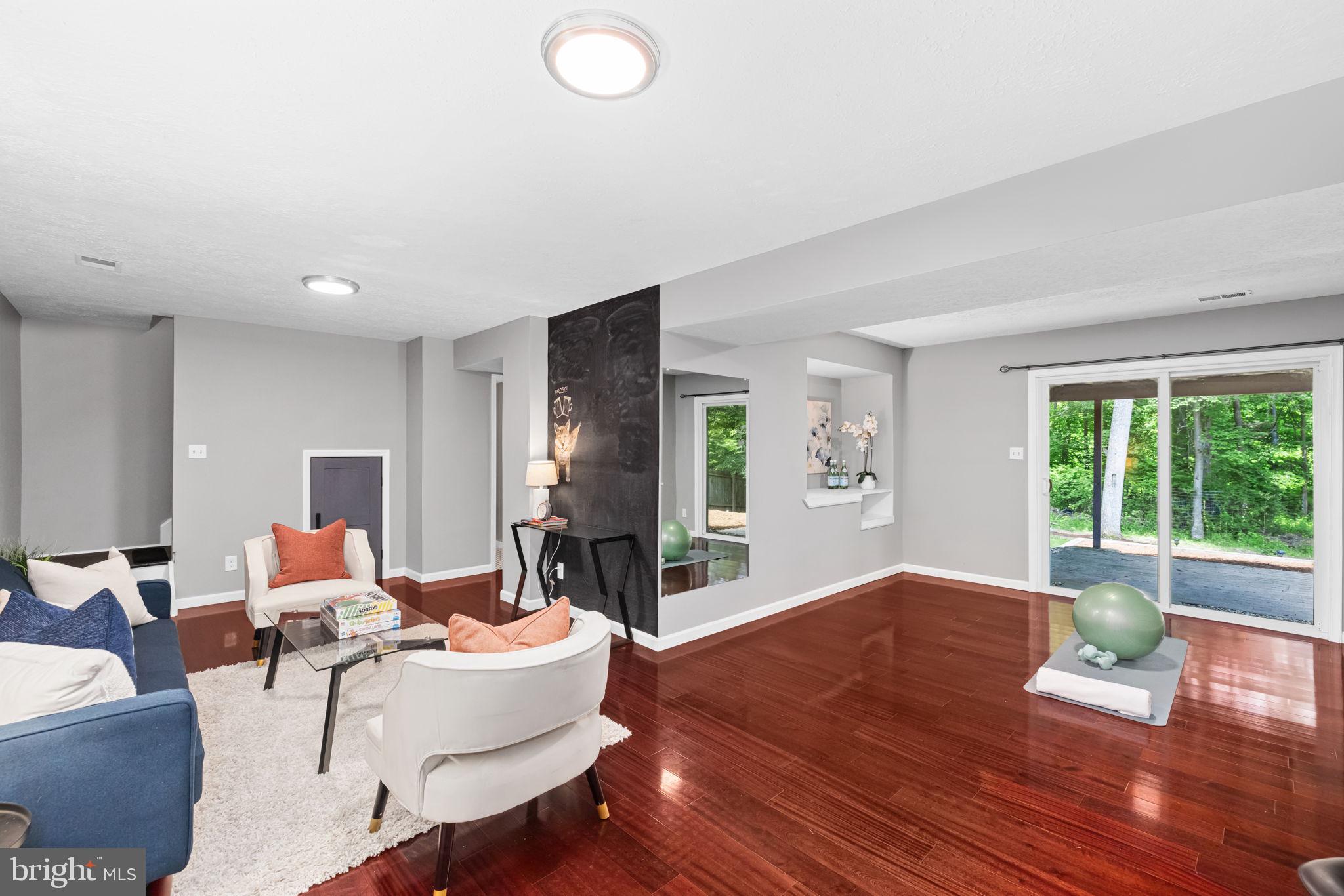 7945 FREEHOLLOW DRIVE